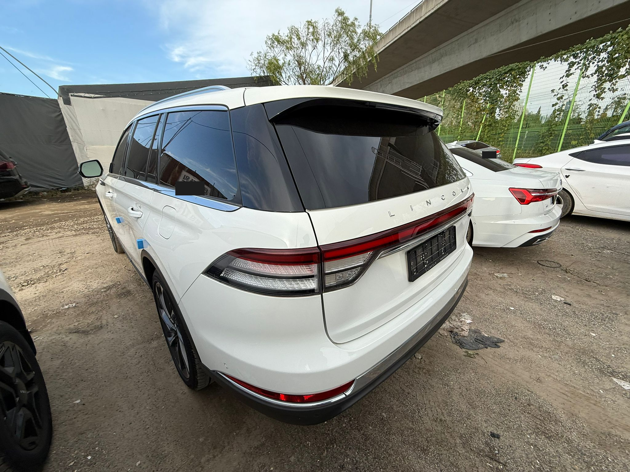 Lincoln Aviator: вид сзади в три четверти