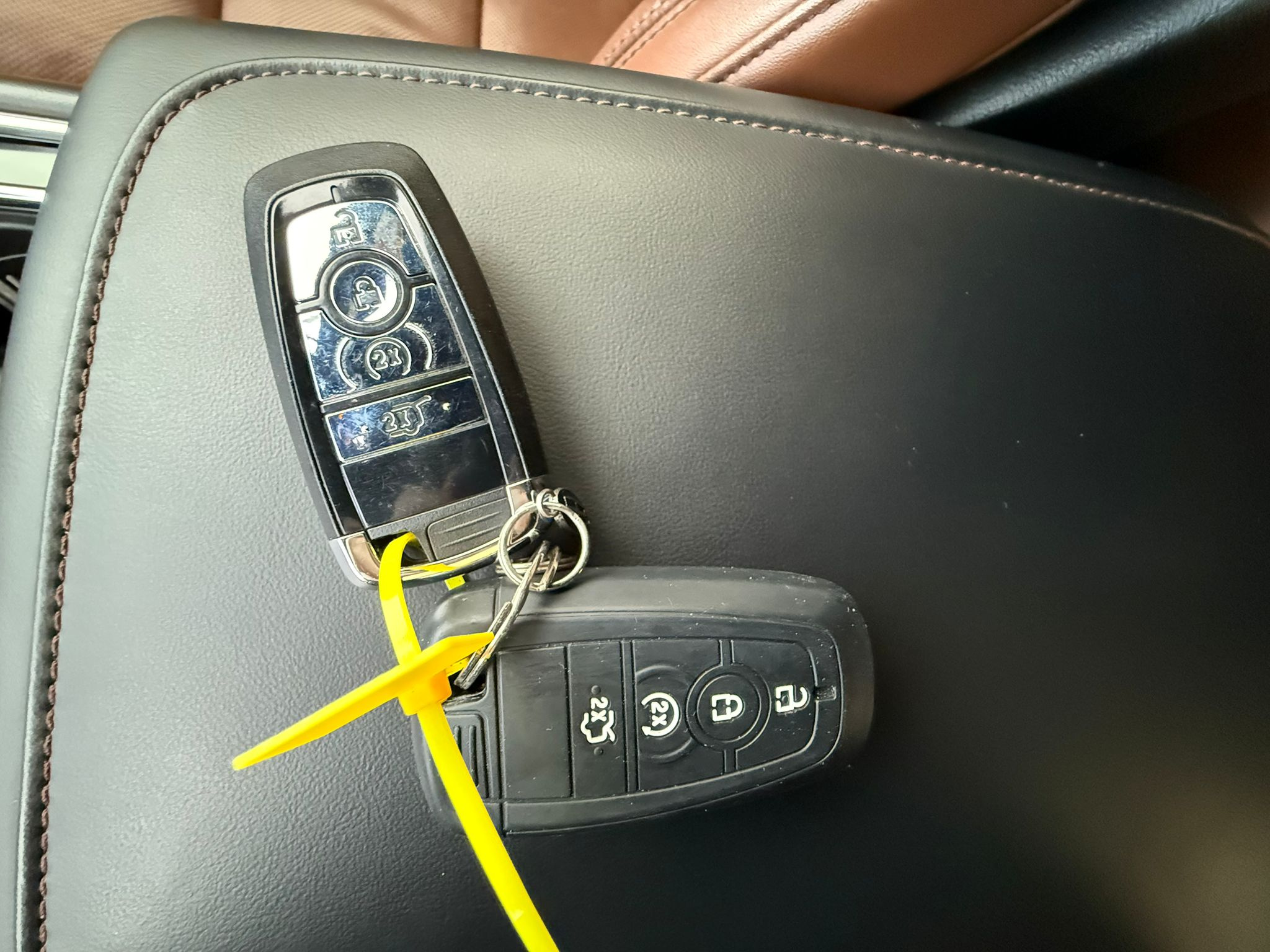 Lincoln Aviator: два ключа автомобиля